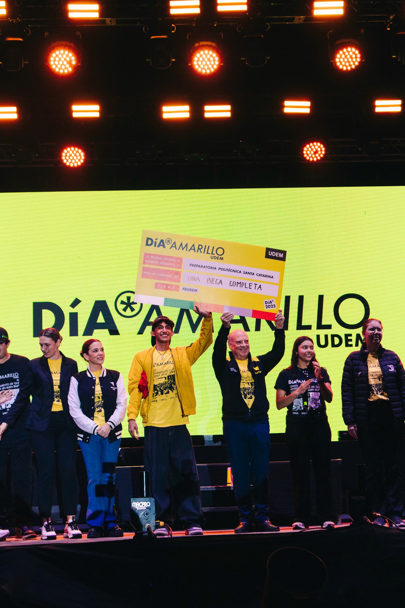 Imagen de DíA* Amarillo